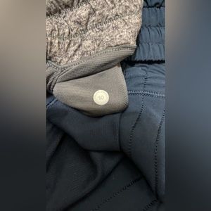 lululemon Size 10 Hotty Hot 2.5 Inch High Rise